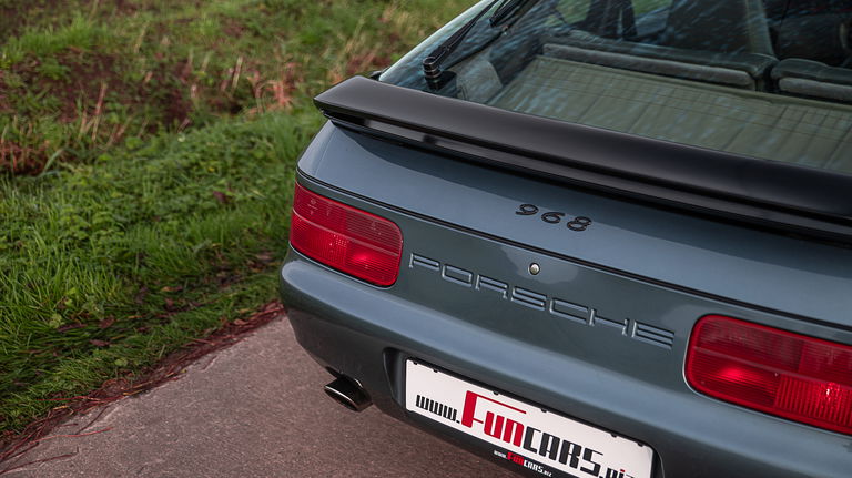 Porsche 968