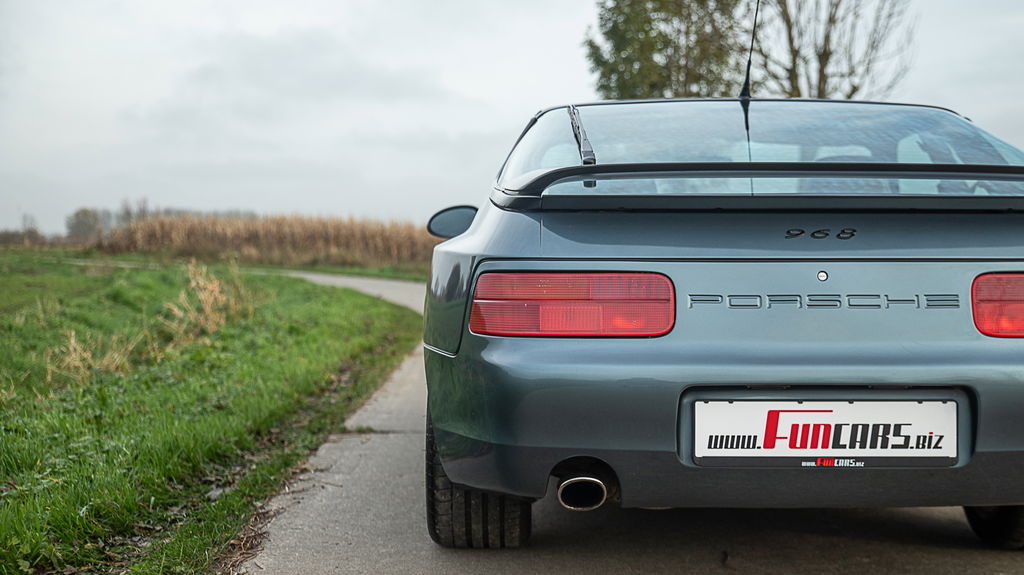 Porsche 968