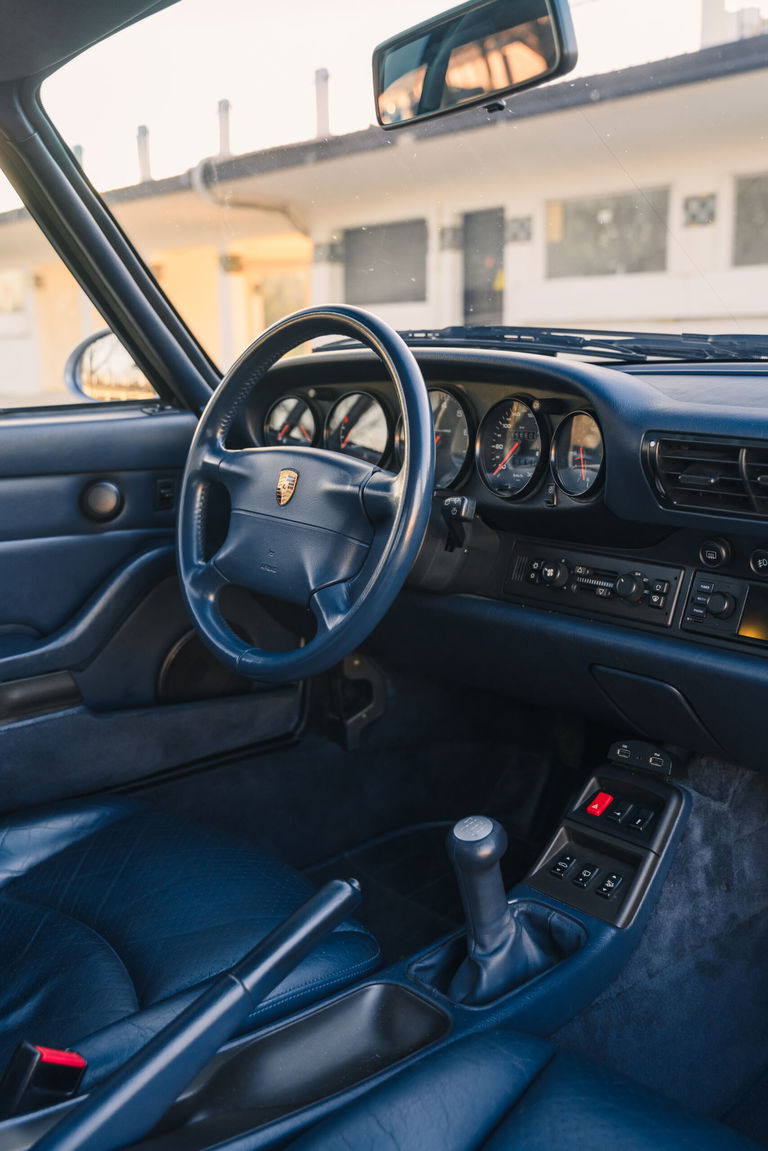 Porsche 993 Carrera 4