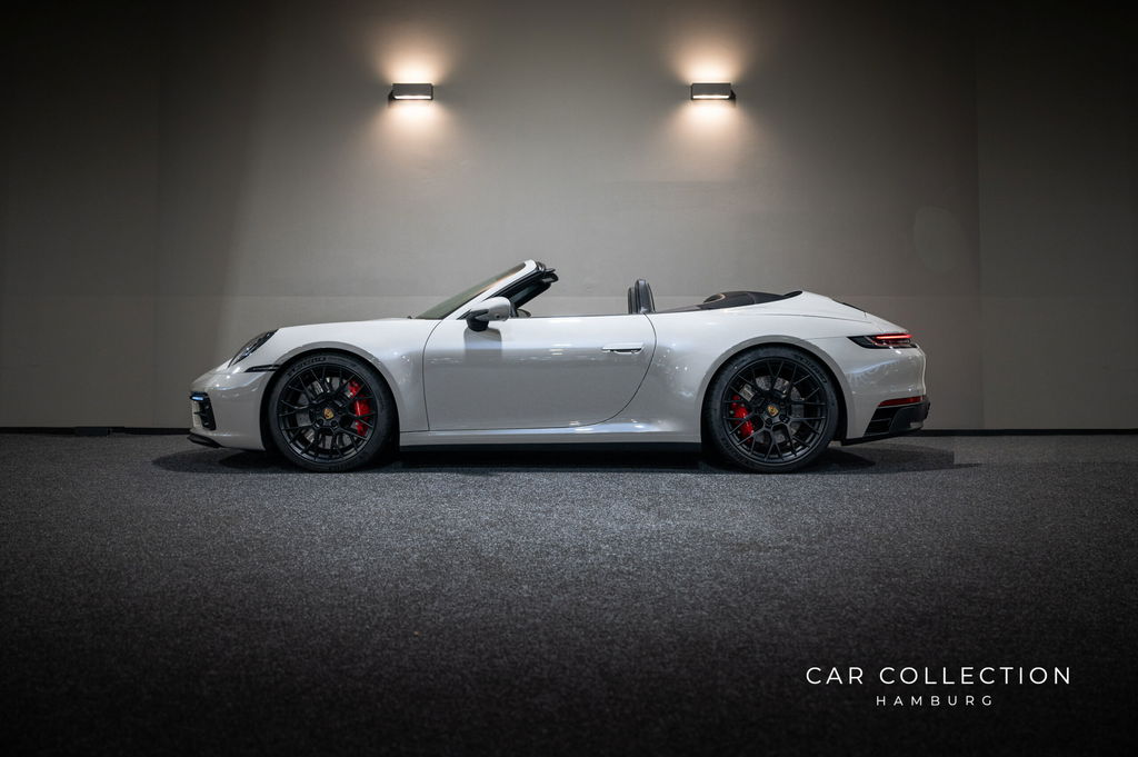 Porsche 992 Carrera 4 GTS