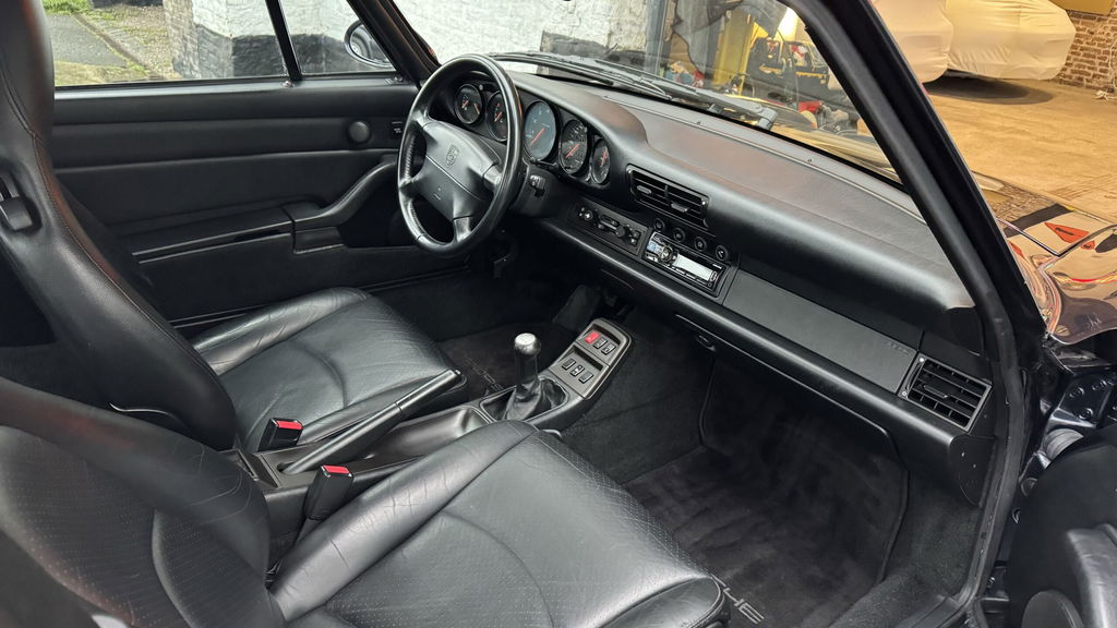 Porsche 993 Carrera 4