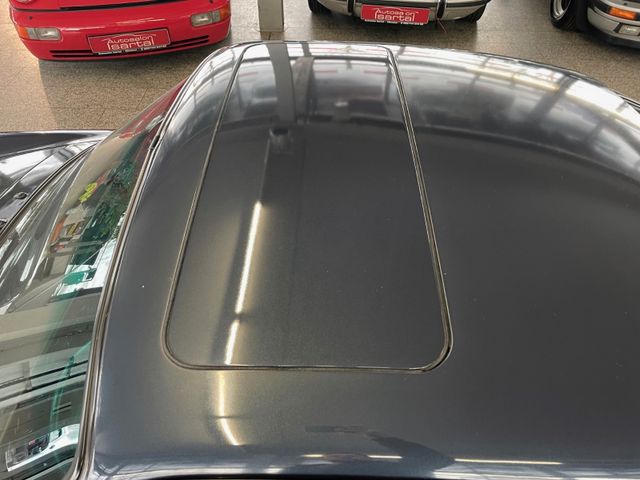 Porsche 911 Carrera 3.2 (US)