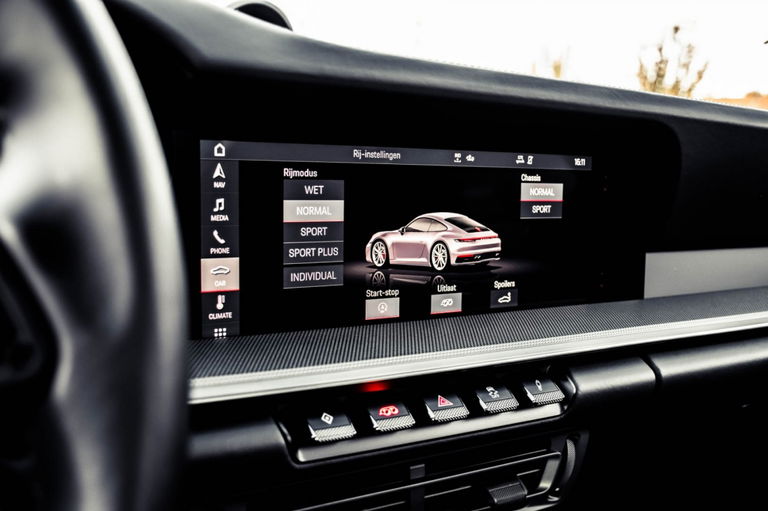 Porsche 992 Carrera 4S