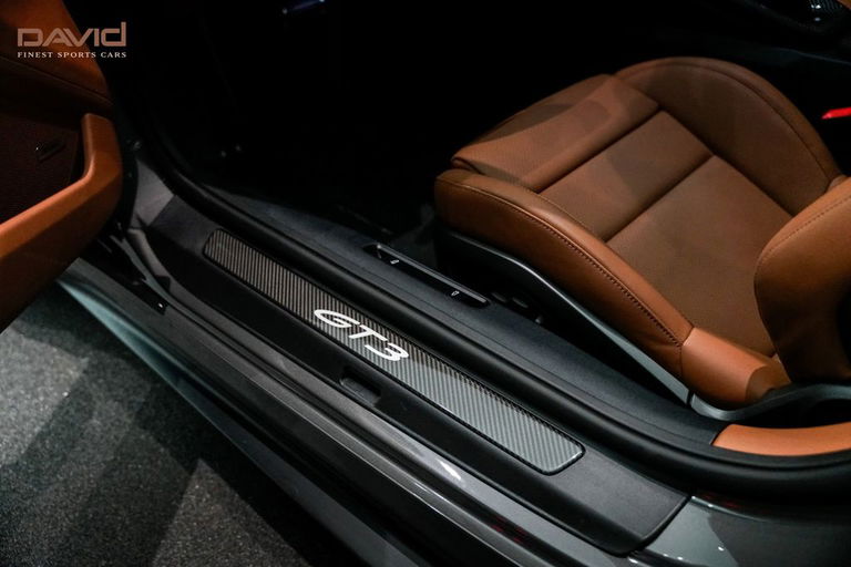 Porsche 992 GT3 Touring