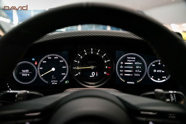 Porsche 992 GT3 Touring