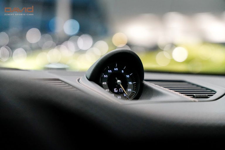 Porsche 992 GT3 Touring