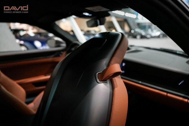 Porsche 992 GT3 Touring