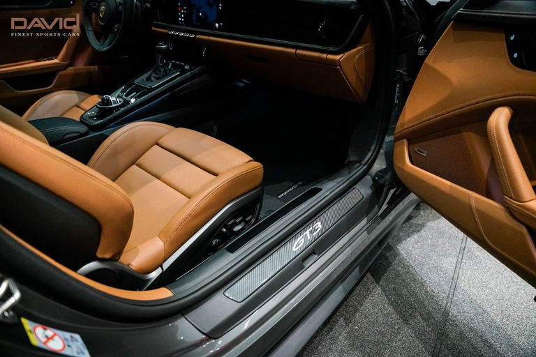 Porsche 992 GT3 Touring