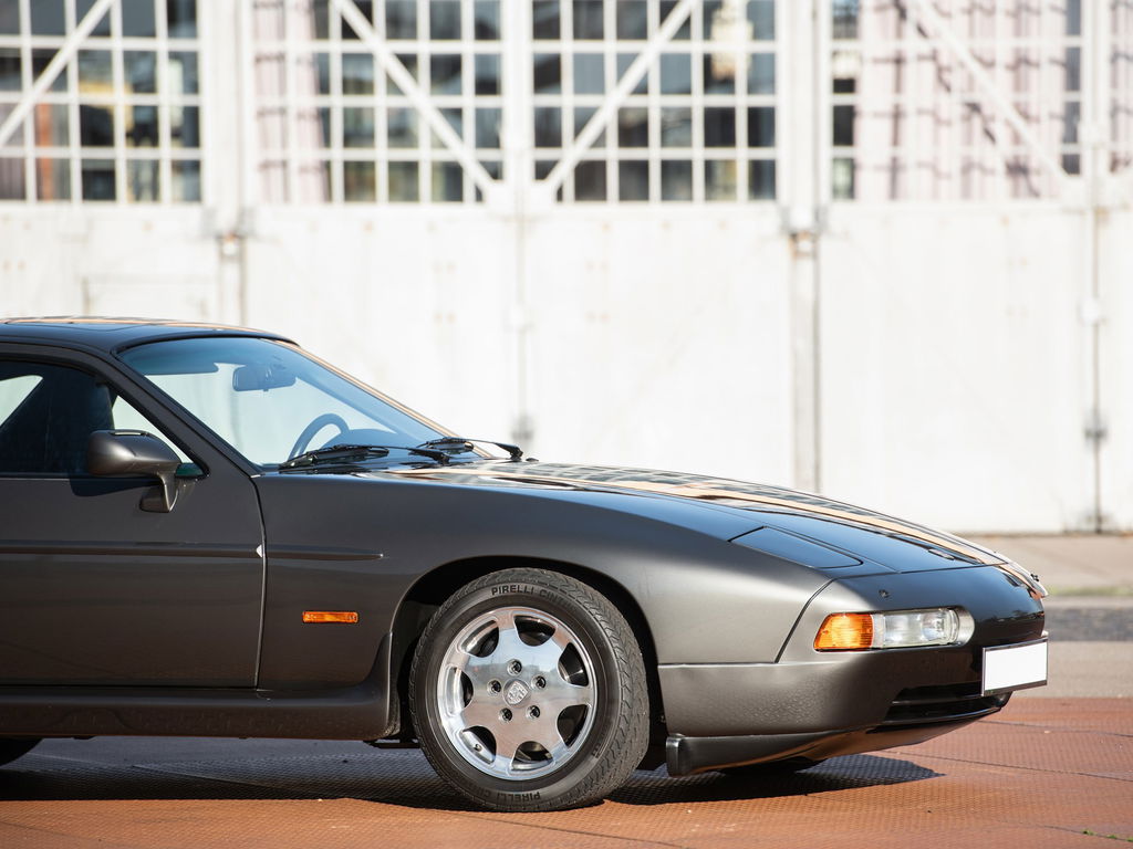 Porsche 928 GT
