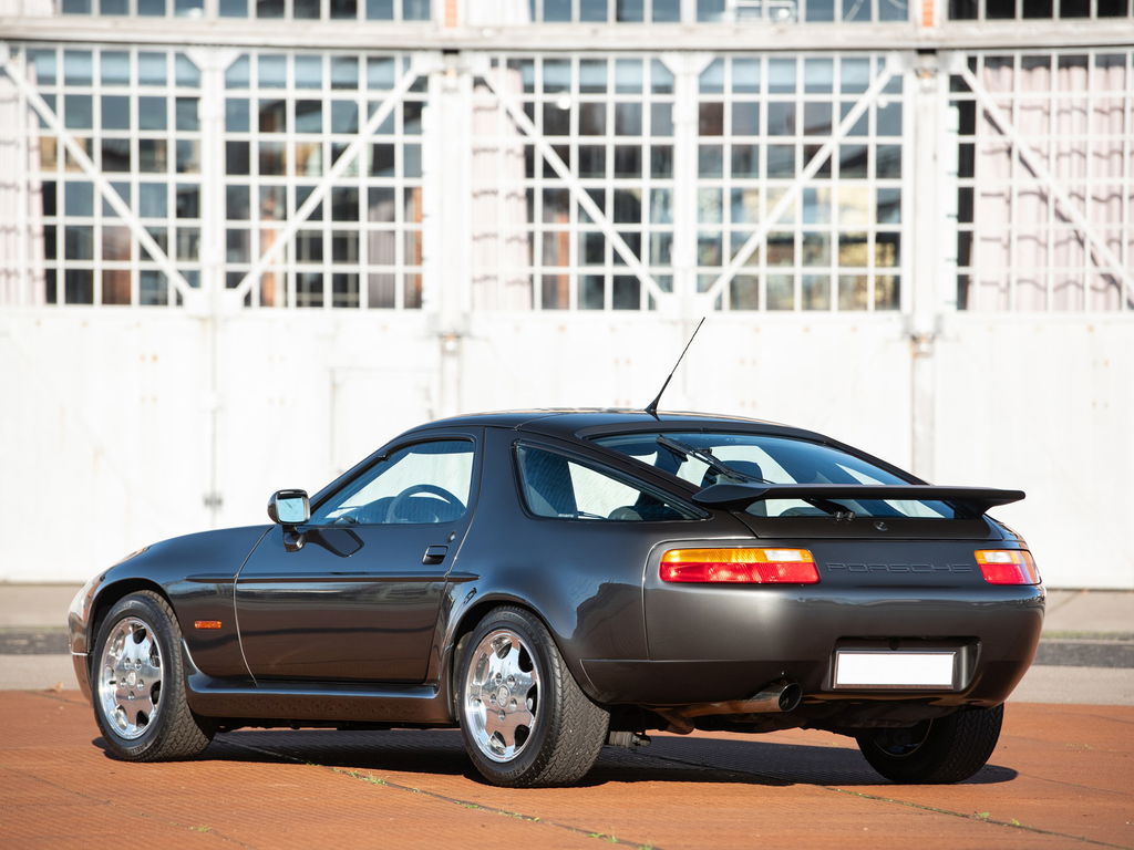 Porsche 928 GT