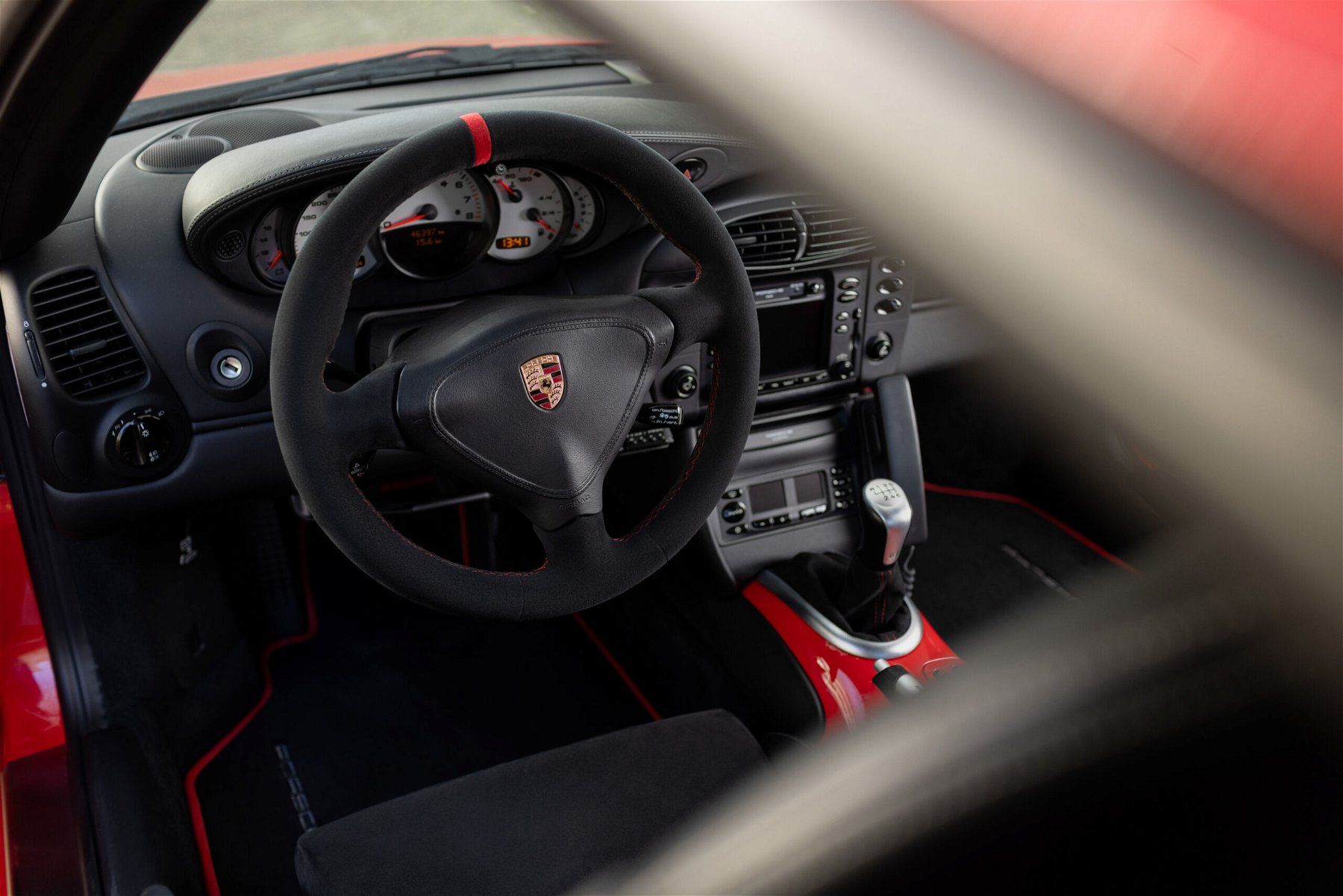 Alcantara Steering Wheel in Porsche 996 Turbo