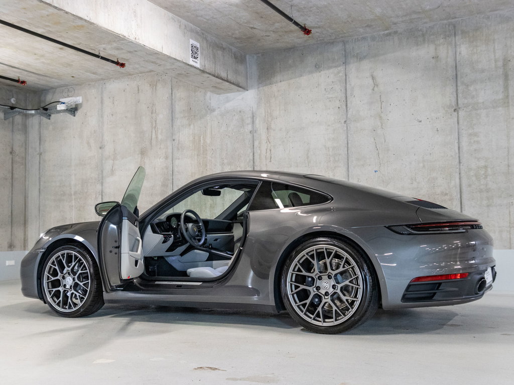 Porsche 992 Carrera