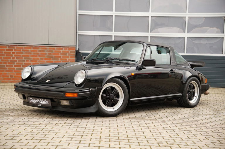 Porsche 911 Carrera 3.2 