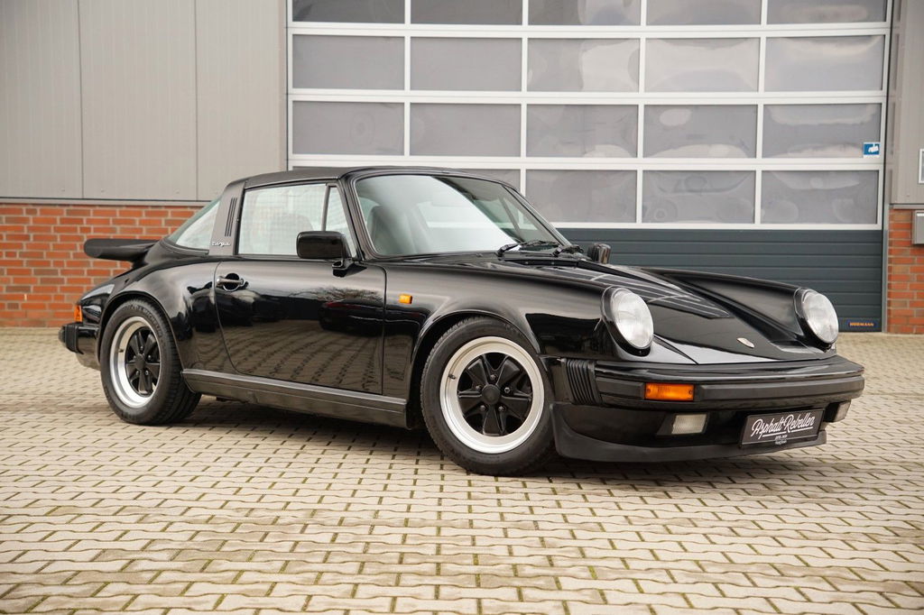 Porsche 911 Carrera 3.2 (US)