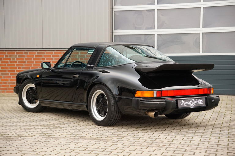 Porsche 911 Carrera 3.2 (US)