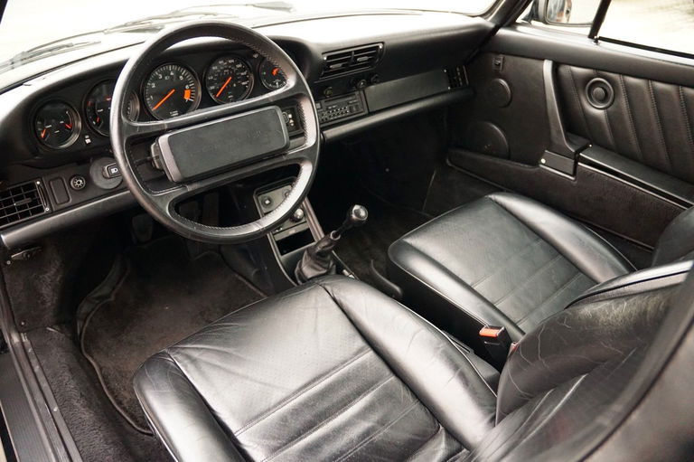 Porsche 911 Carrera 3.2 (US)