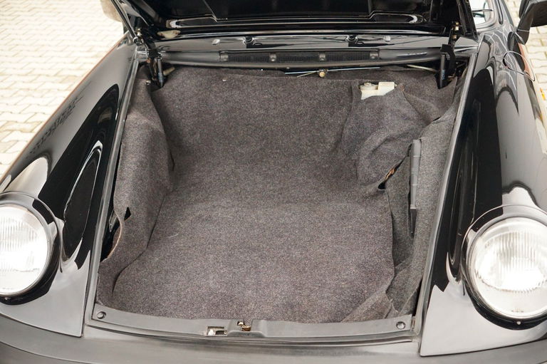 Porsche 911 Carrera 3.2 (US)