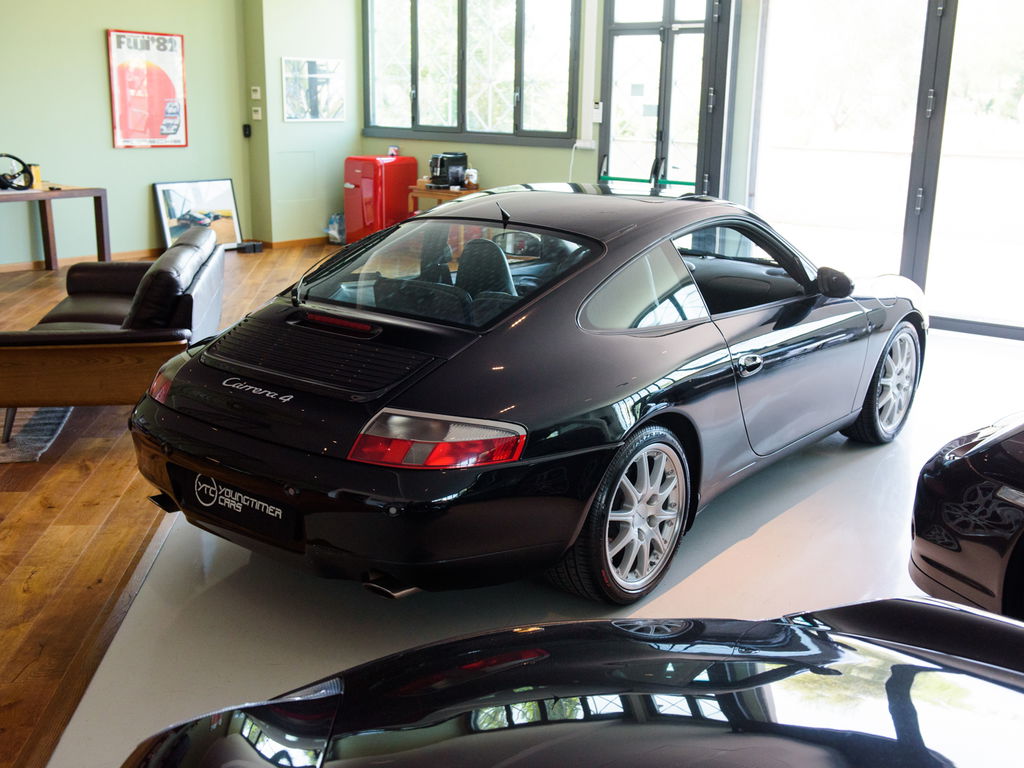 Porsche 996 Carrera 4
