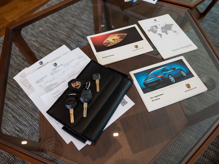 Porsche 996 Carrera 4