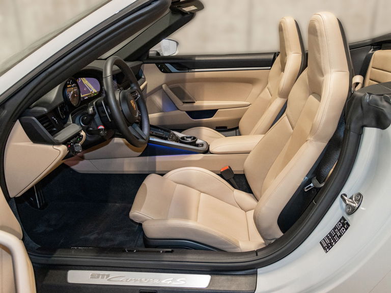 Porsche 992 Carrera 4S