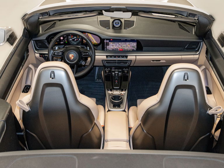 Porsche 992 Carrera 4S