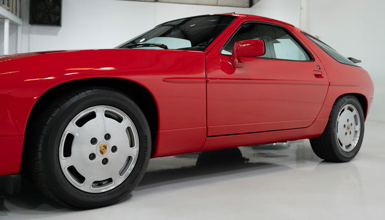 Porsche 928 S4