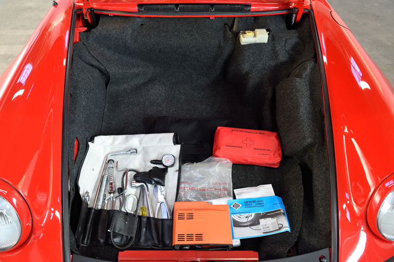 Porsche 911 Carrera 3.2 Speedster