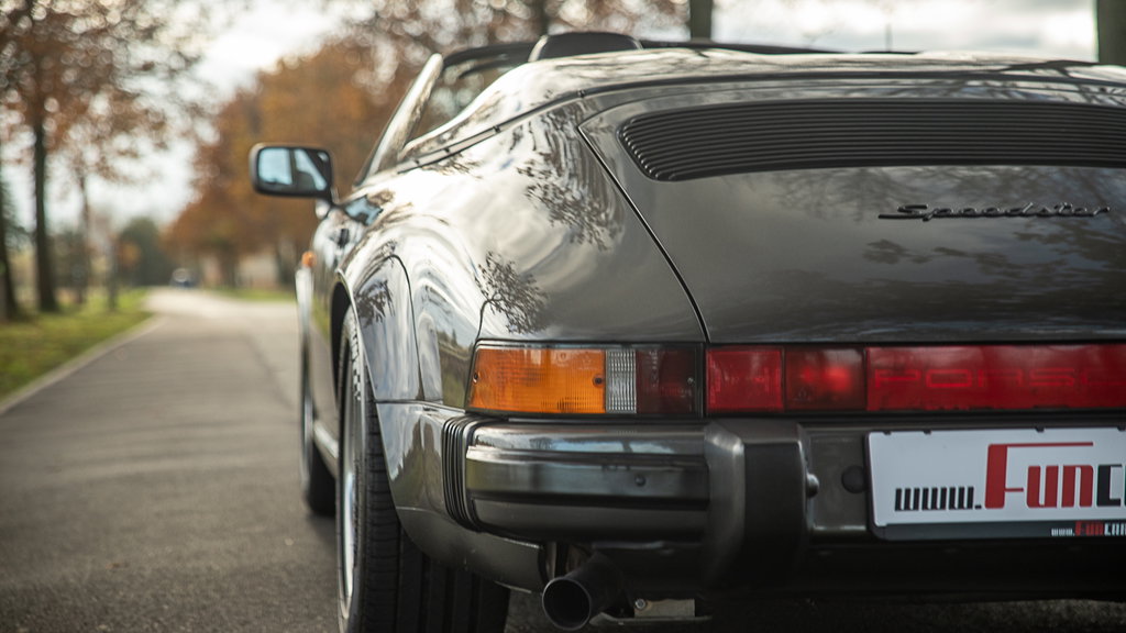 Porsche 911 Carrera 3.2 Speedster
