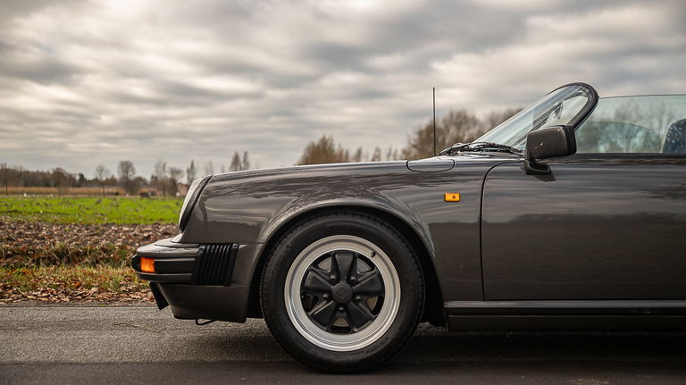 Porsche 911 Carrera 3.2 Speedster