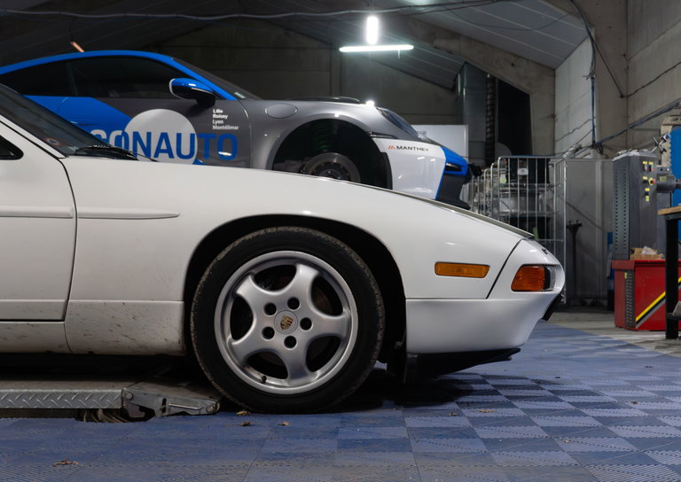Porsche 928 S4