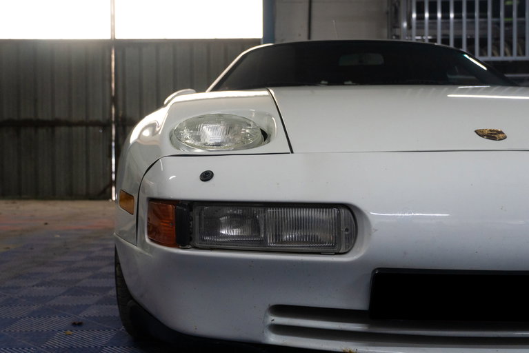 Porsche 928 S4