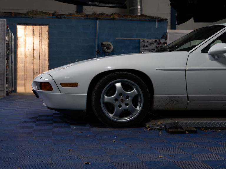 Porsche 928 S4