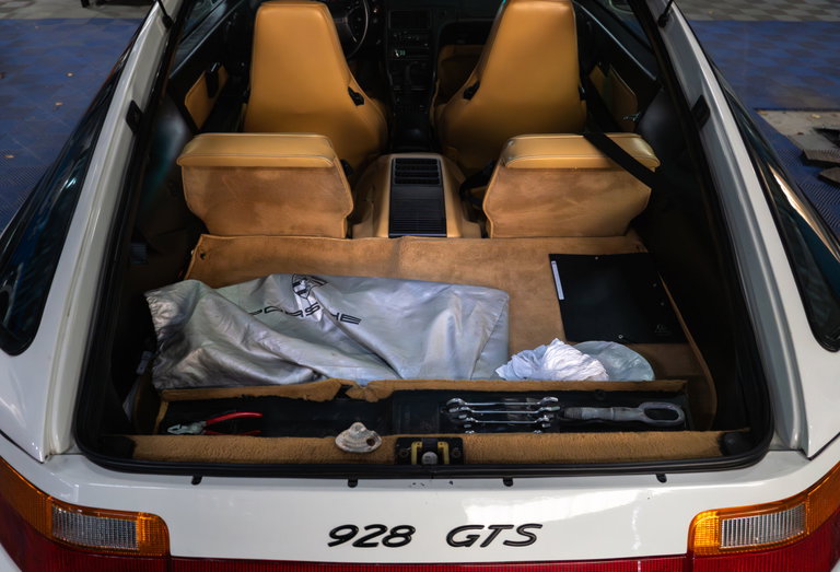 Porsche 928 S4