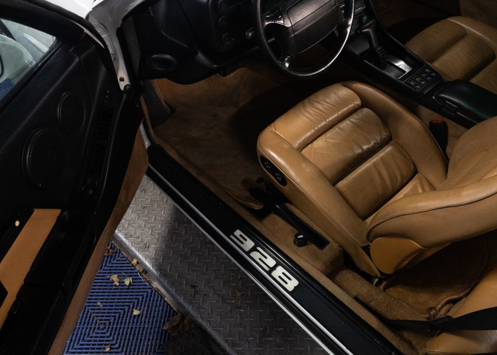 Porsche 928 S4