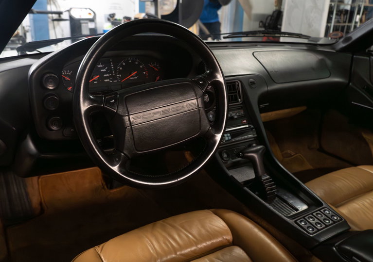 Porsche 928 S4