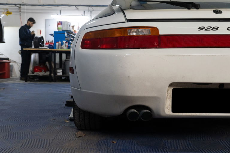 Porsche 928 S4