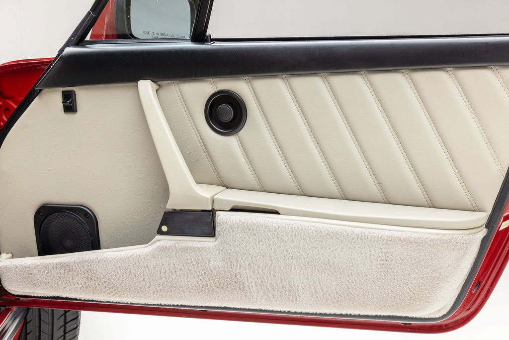 Porsche 911 Carrera 3.2 (US)