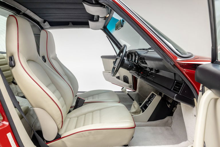 Porsche 911 Carrera 3.2 (US)