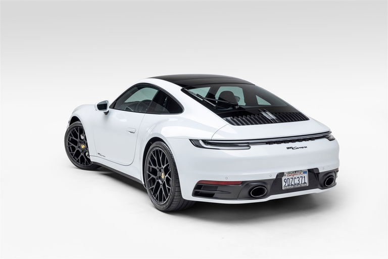 Porsche 992 Carrera