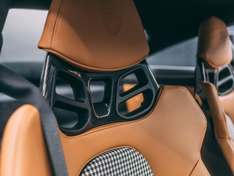 Porsche 992 GT3 Touring