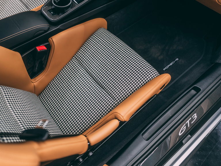 Porsche 992 GT3 Touring