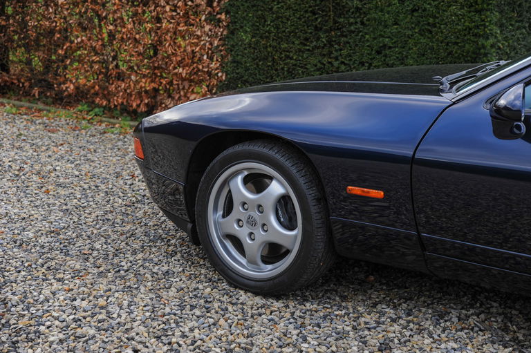 Porsche 928 GTS