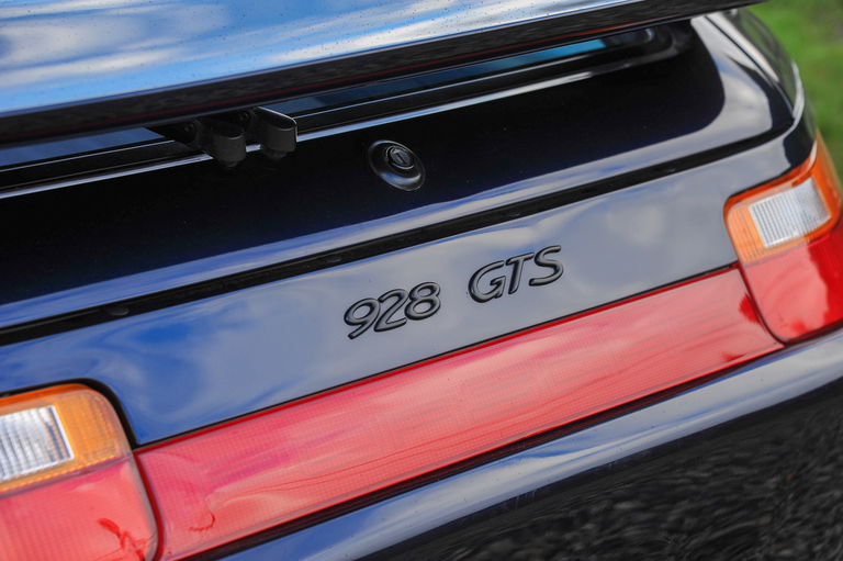 Porsche 928 GTS