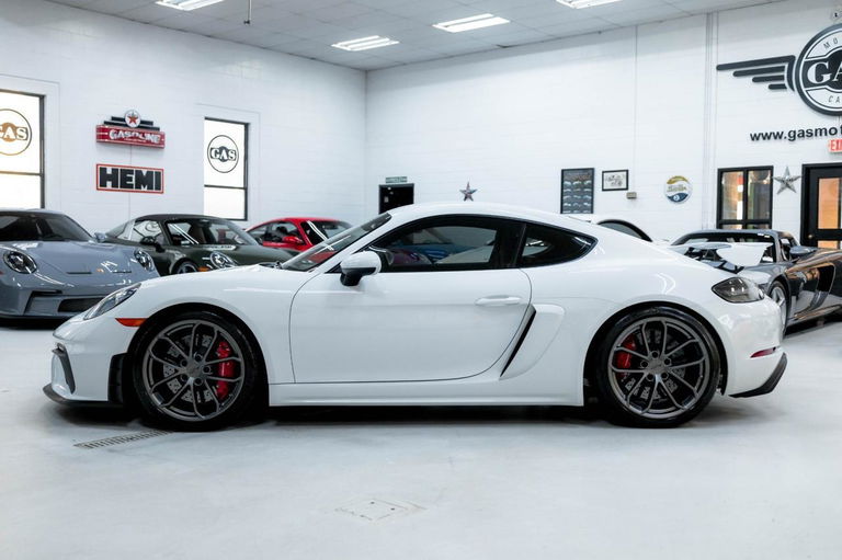 Porsche 718 Cayman GT4