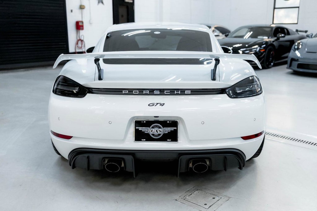 Porsche 718 Cayman GT4
