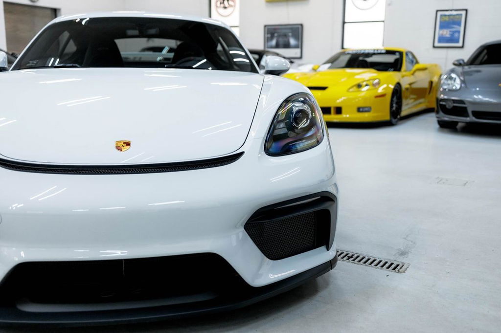 Porsche 718 Cayman GT4