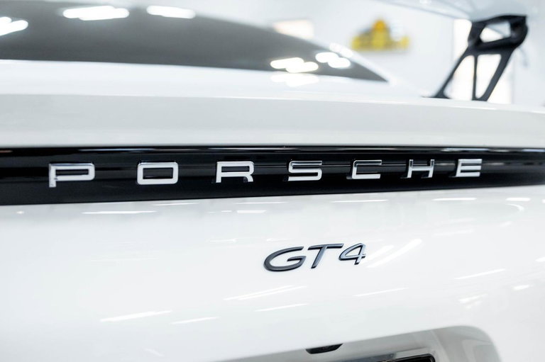 Porsche 718 Cayman GT4