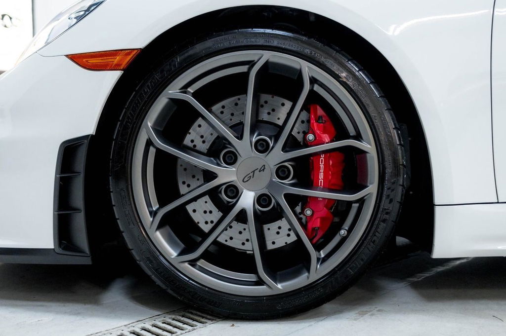 Porsche 718 Cayman GT4