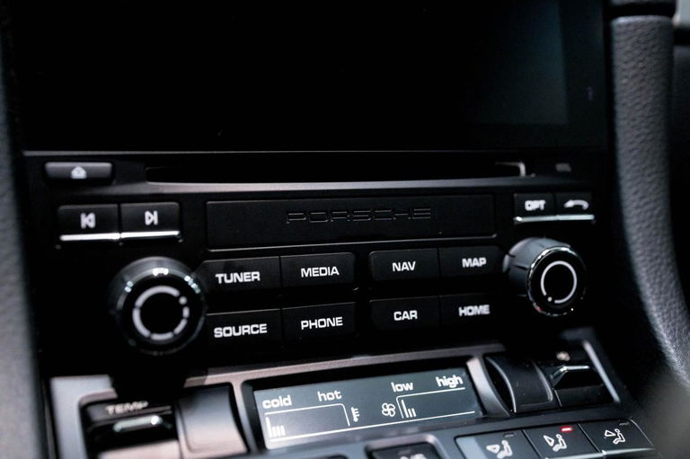 Porsche 718 Cayman GT4