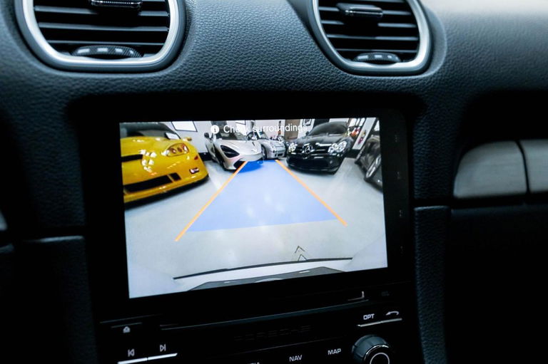 Porsche 718 Cayman GT4